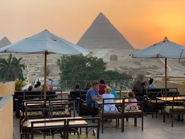 Giza Pyramids View Inn