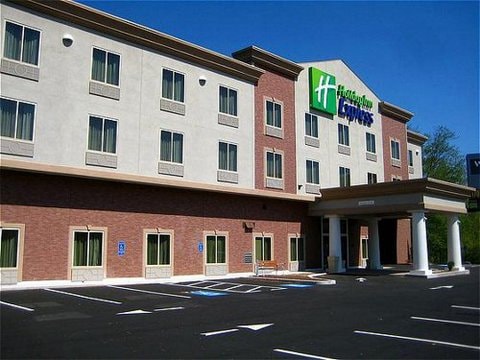 Holiday Inn Express Plainville - Foxboro Area