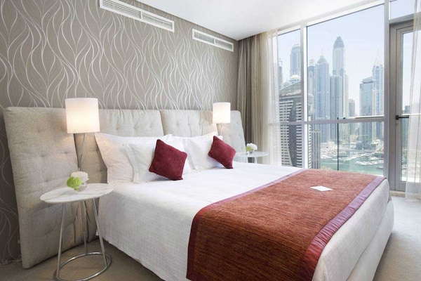 La Verda Dubai Marina Suites And Villas