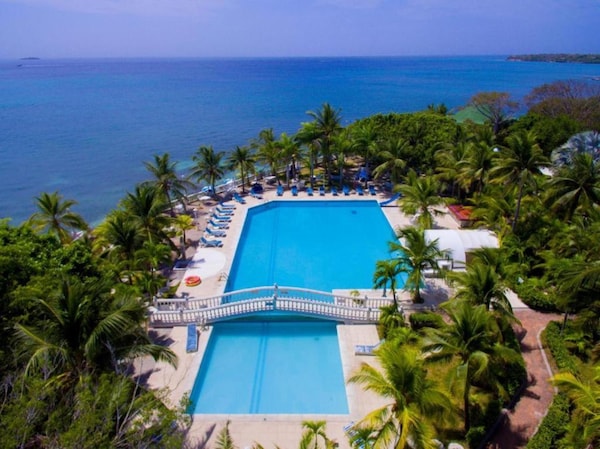 Cocoliso Island Resort