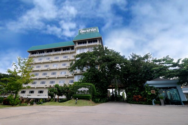 Rattana Park Hotel