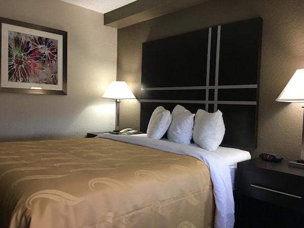 Guesthouse Inn And Suites El Paso West