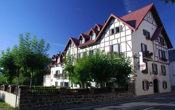 Hotel Loizu