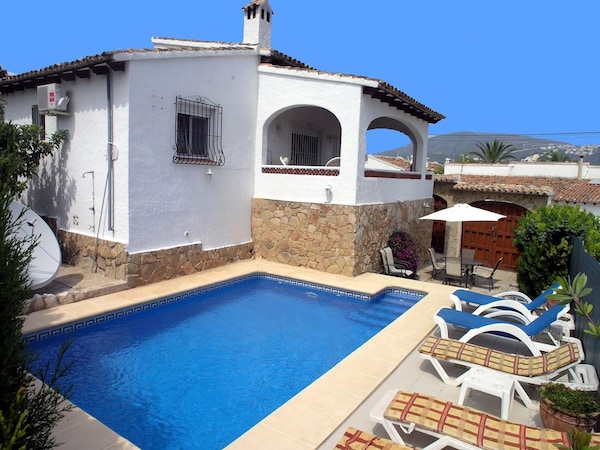 Private Owned 3 Bed Detached Villa, Private Pool, Air Con & Wifi Sleeps 6+1 Baby