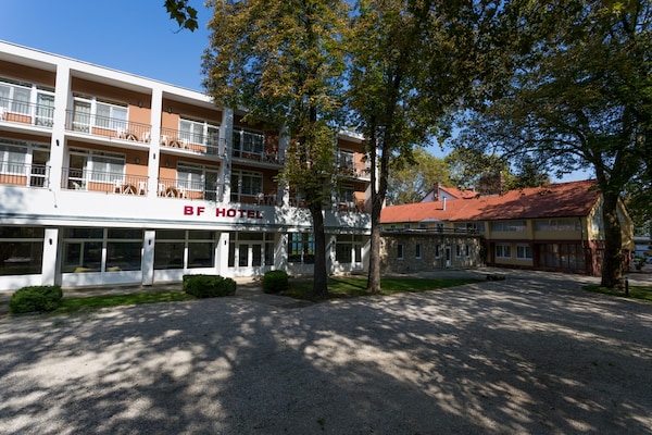 Bf Hotel