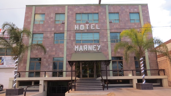 Capital OC Hotel Marney