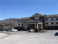 Holiday Inn Express & Suites Claypool Hill Richlands Area