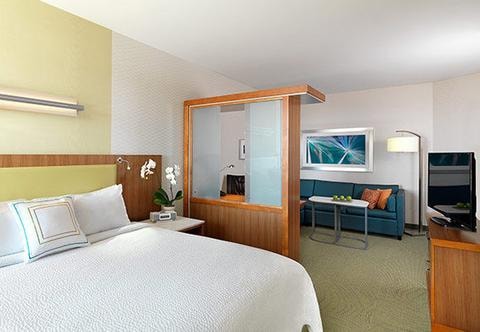 SpringHill Suites by Marriott Orlando at FLAMINGO CROSSINGS Town Center-Western Entrance