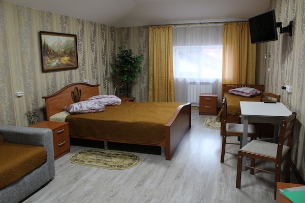12 Mesyatsev Hotel