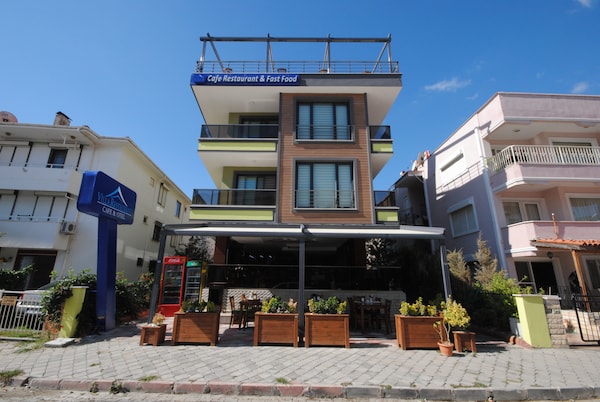 Villa Otel Restaurant Cafe