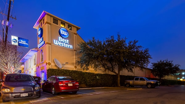 Quality Inn & Suites Dallas-Cityplace