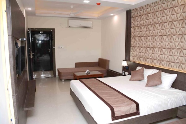 FabHotel Prime President- Near to Bhopal Airport