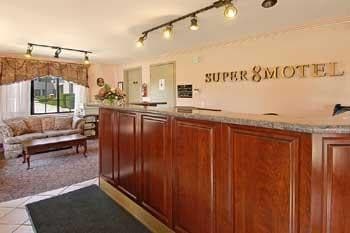 Super 8 by Wyndham Guelph