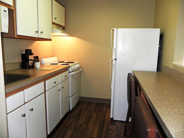 Extended Stay America Select Suites - Charlotte - University Place - E. McCullough Dr.