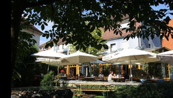 Gasthaus Sindel Buckel Karpfen Hotel