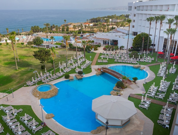 Hotel Leonardo Laura Beach & Splash Resort