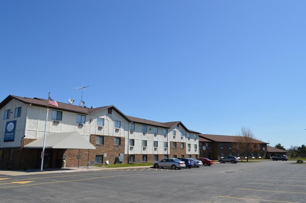 Crystal Inn  And Suites