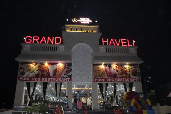 Hotel Grand Haveli & Resturant