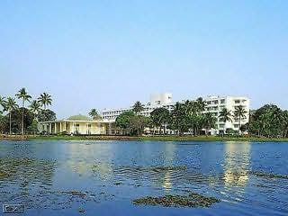 Hotel Inya Lake