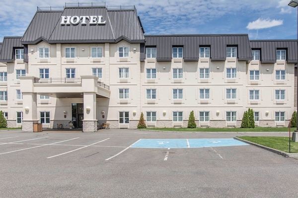 Hotel Comfort Inn & Suites St Nicolas