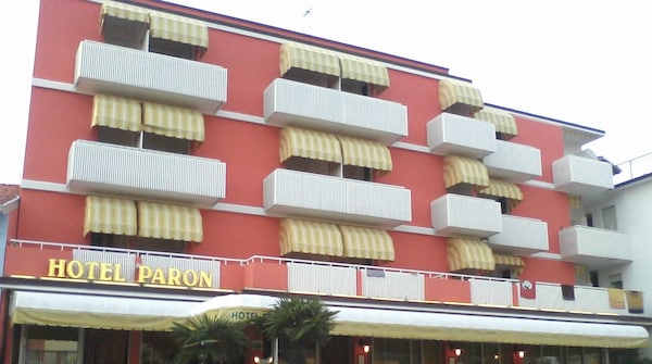Hotel Paron