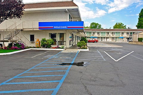 Motel 6-Salem, OR