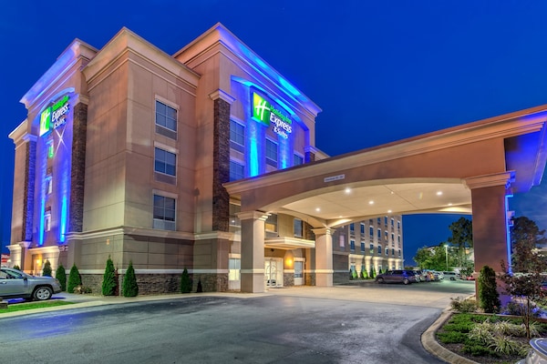 Holiday Inn Express & Suites Cookeville