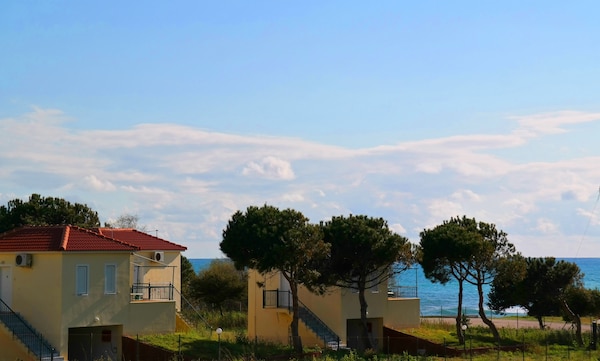 Romanos Beach Villas By Xenia Resorts