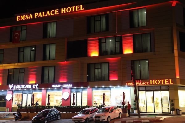 Emsa Palace Hotel