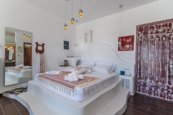 Elaiolithos Luxury Retreat Naxos