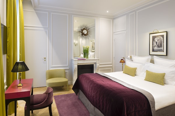 Parisian Apartment For 4 In Saint-Germain Bourgogne
