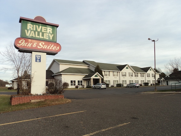 River Valley Inn And Suites I-40