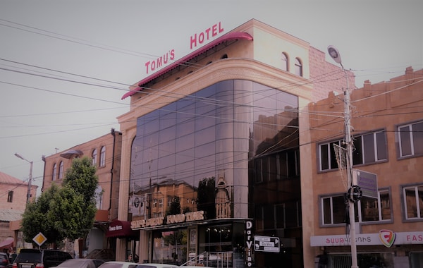 Tomu's Hotel