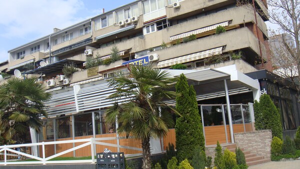 Hotel Super 8 Skopje