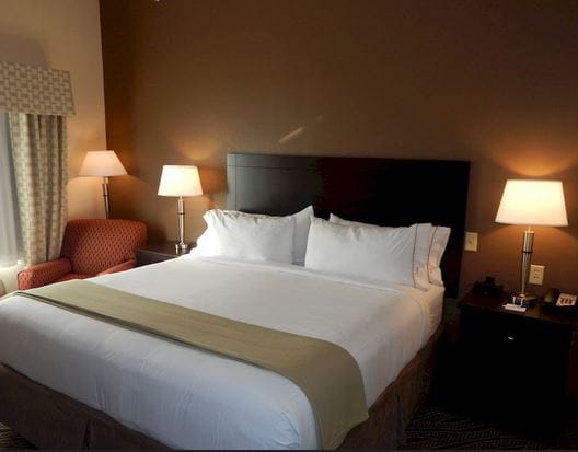 Holiday Inn Express & Suites Washington - Meadow Lands, An Ihg Hotel