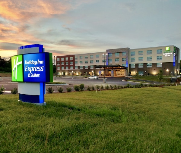 Holiday Inn Express And Suites Raleigh Airport - Brier Creek