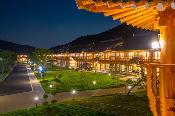 Jeonju Wangyijimil Hanok Hotel