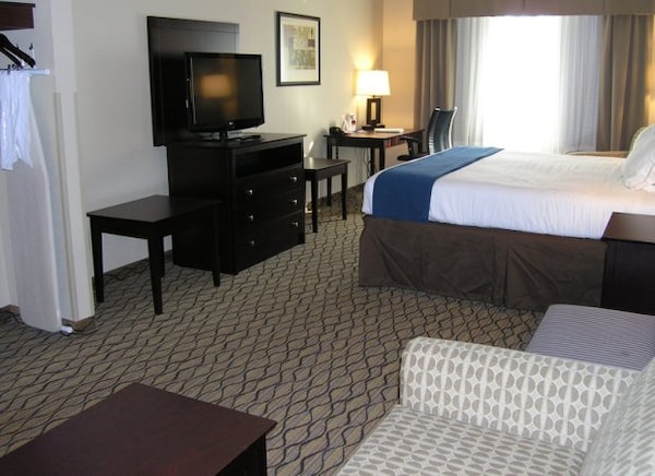 Holiday Inn Express & Suites Butler, An Ihg Hotel