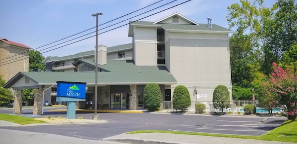 Twin Mountain Inn and Suites