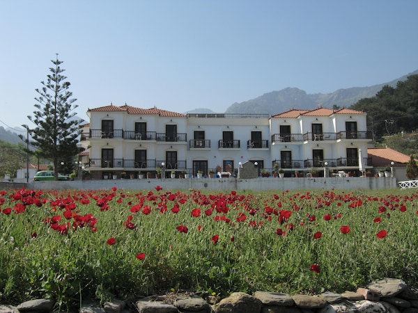 Hotel Apartments Agios Konstantinos
