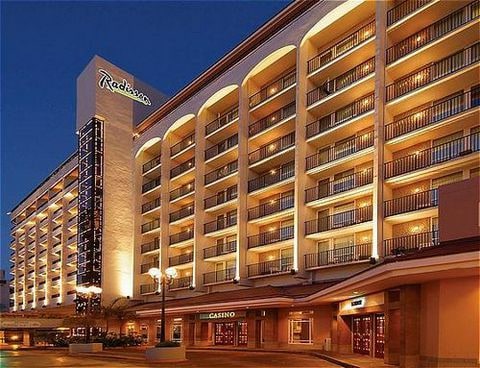 Radisson Ambassador Plaza Hotel & Casino
