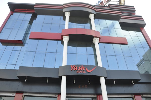 OYO 9388 Yash Hotel