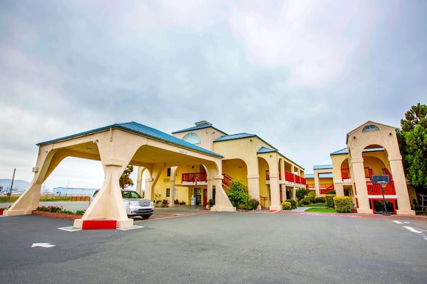 Quality Inn & Suites Crescent City Redwood Coast