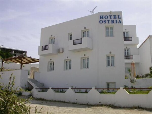 Hotel Ostria -Milos
