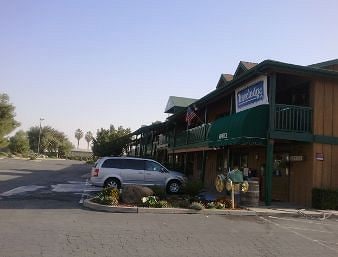 Hotel & Spa in Lemoore, CA