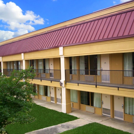 Lincoln Inn and Suites