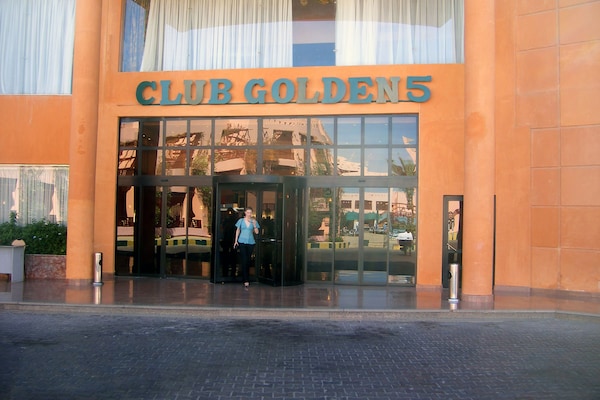 Golden 5 The Club