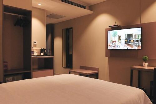 Home Inn Teemall - Guangzhou - Great prices at HOTEL INFO