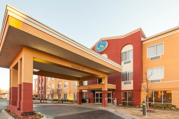 Comfort Suites Central-I-44