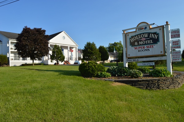 Hollow Inn & Motel
